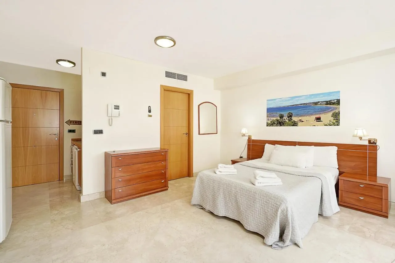 Apartamento En 1ª Linea De Playa, Estepona Centro